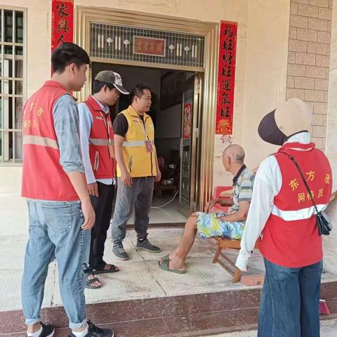 三家镇网格员入户看望高龄、特殊老人群体