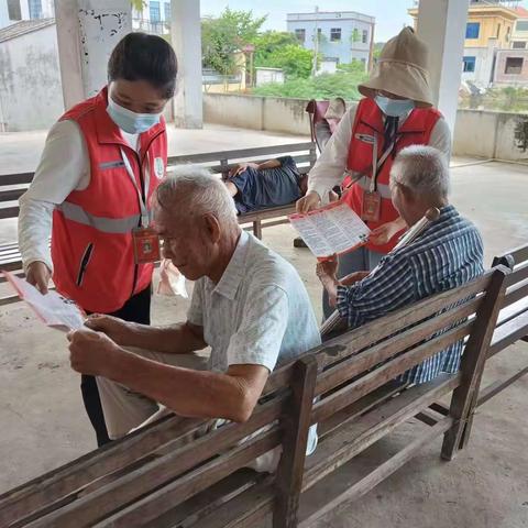 三家镇网格员持续开展扫黑除恶宣传工作