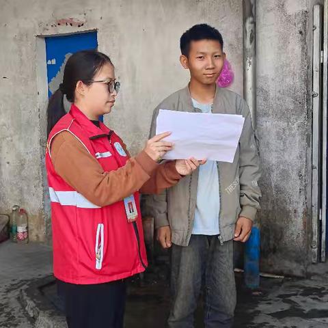 三家镇网格员开展“反走私”宣传工作