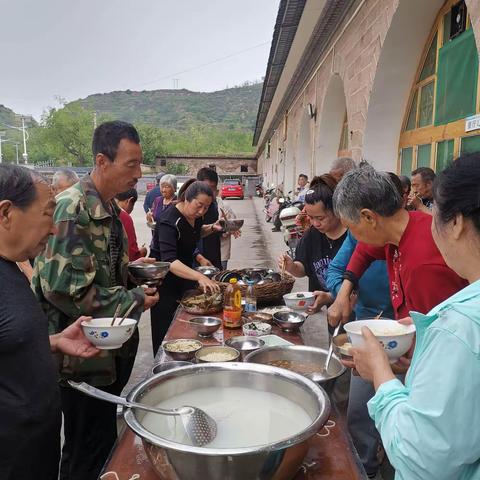 粽叶飘香，情溢端午——岔上镇丁家湾村为幸福院老人过节日