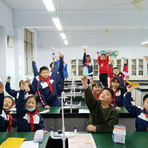 探科学奥秘，展社团风采——张店区潘南小学神奇科学社团成果展示