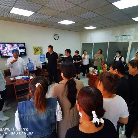 【灵动.英才滨江】家校携手    维护食品安全 ----暨海口市英才滨江小学家委参观力合泰中央厨房记