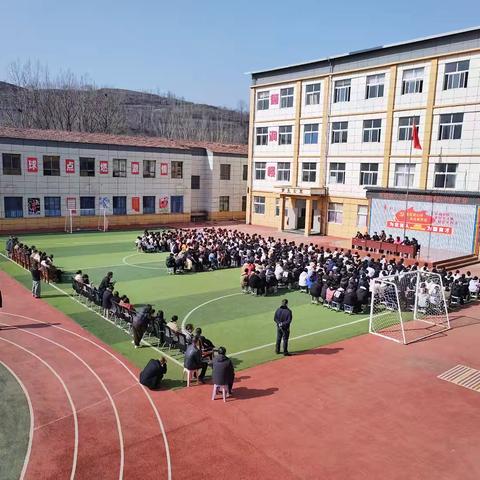 法治进校园 安全伴我行 河底镇中小学举行法治报告会，知法懂法用法呵护青少年讲建康成长