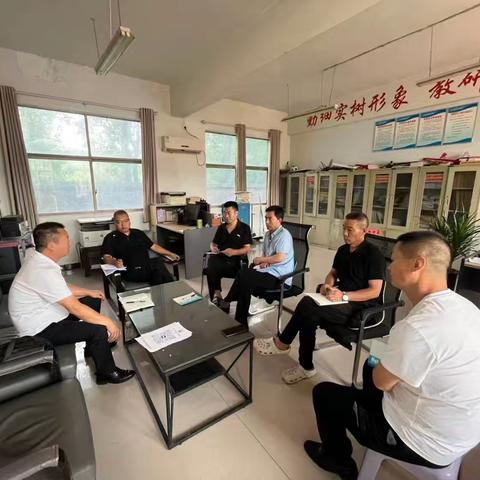 入户家访，传递关怀——河底镇初级中学秋季开学及早筹备