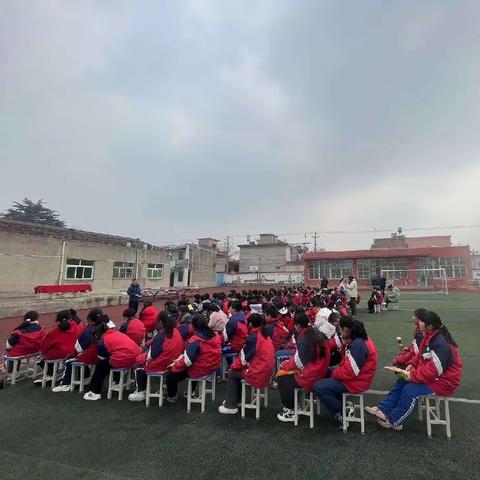 “表彰催奋进，榜样促前行”——汤峪镇东升小学2022 年秋季学期期末师生表彰大会