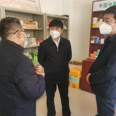 区领导谢国良实地调研基层医疗机构医疗服务保障及药品保供工作