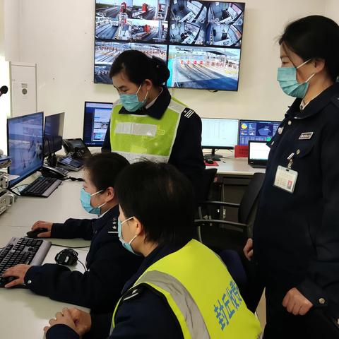 封丘收费站开展稽核业务自纠自查活动