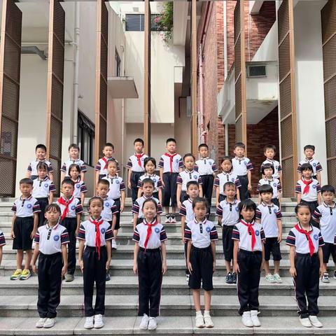 倾情陪伴，静待花开——2023年秋深圳市桃源居中澳实验学校桃李小学部2E班工作总结