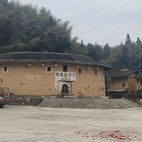 探访福建土楼