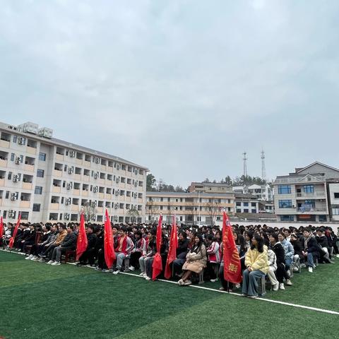 五都中学召开高三年级第三次月考表彰会