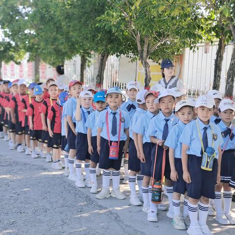 参观小学校园  体验小学生活---萨尔塔木乡中心小学幼小衔接活动