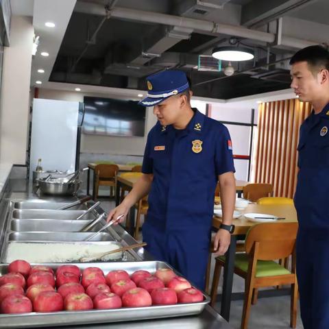 沣西大队主官深入创新港消防救援站检查指导工作