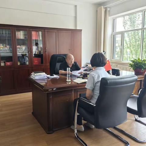 乌兰察布分行开展行领导与统战成员谈心交流活动