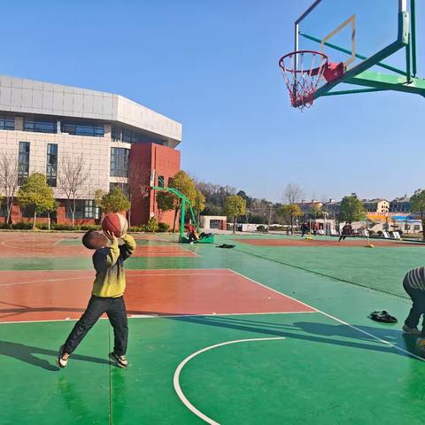 城南小学四年级篮球社团期末总结