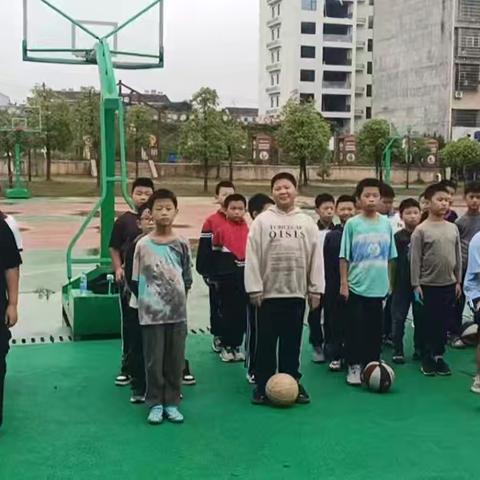 城南小学五年级篮球社团期末总结