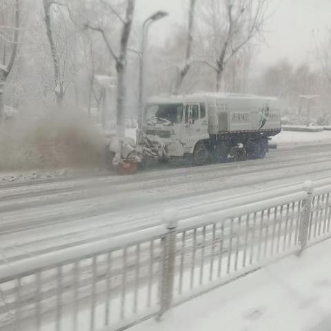 【商河城管】清雪除冰保平安 安全出行有保障