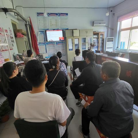 9月13日罗城头街道育德社区党委开展 "学思想、 解难题、办实事" 为主要内容的“13号之声”主题党日活动。