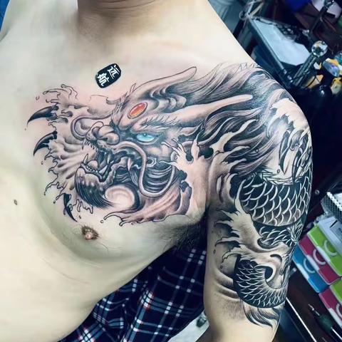 无声的宣言，有形的态度：无锡港下纹身文化站在潮流的前线