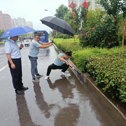 开发区城市管理局市政工程所闻“汛”而动，扎实做好应对强对流天气工作