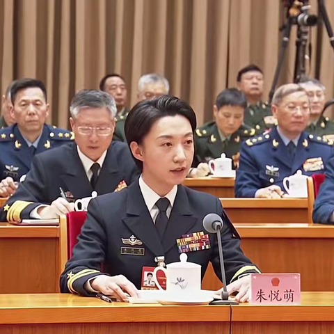 这位人大代表，太飒了！