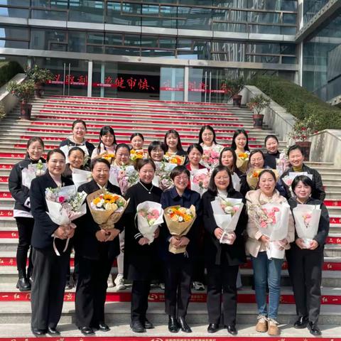 巾帼绽芳华 奋进建新功——信阳市农信办召开“三八”妇女节女职工座谈会