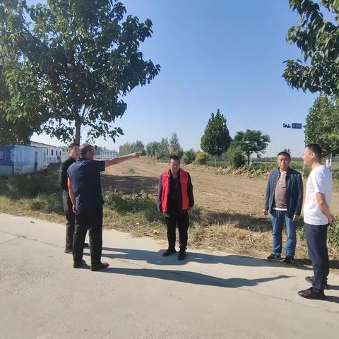 【国庆在岗  彰显担当】凤凰镇持续抓牢秸秆禁烧工作