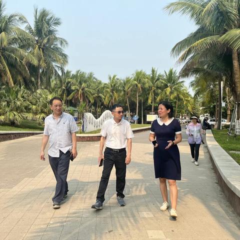 文德林调研员带队开展假日旅游市场检查工作