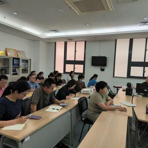海口市人民医院医学检验中心党支部召开支部大会
