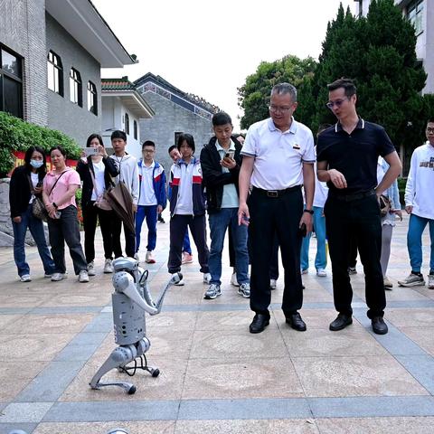 未来已来！新会一中科技盛宴上演科学教育“魔法秀”