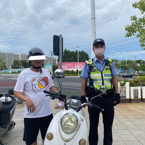 戴头盔 平安行｜东方公安交警实名曝光未戴头盔违法人员名单【第3期】