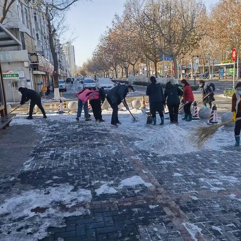 初雪满校园 扫雪护安全——潘南小学扫雪记