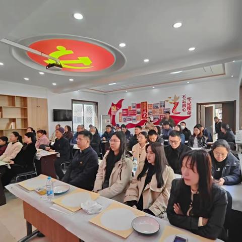 岭东街道机关党支部“党旗引领系民生，绿满铁岭倡新风”主题党日活动