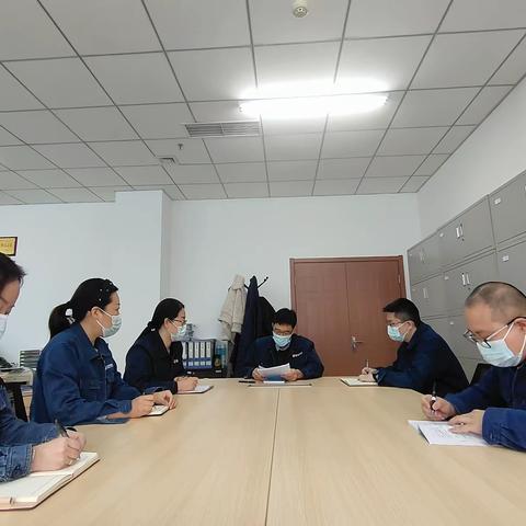 氯碱公司党群人力党支部组织开展 “学报告、勇担当、促发展”主题党日活动