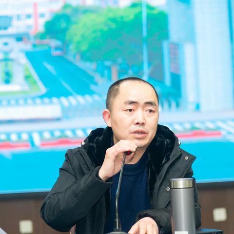 把握课改动向 共促教研发展 宏德中学召开2023年春教研组长备课组长会议求