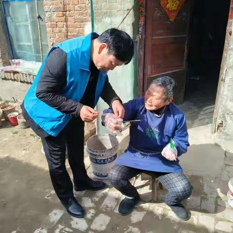 以真心暖民心