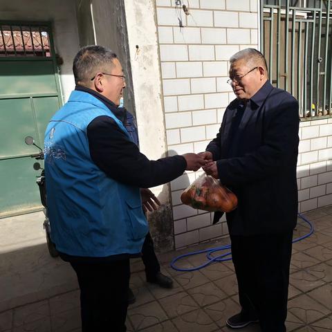 “小网格 大温暖”