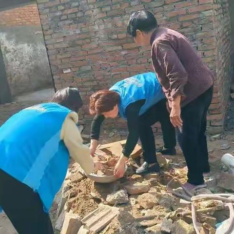 立足平凡岗位，朴实情怀服务