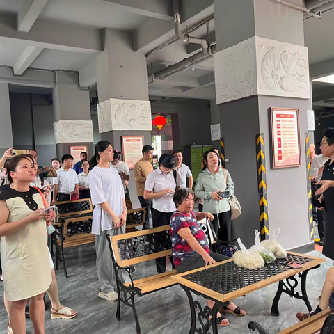 【琼山基层治理】“向外”借鉴先进经验 “向内”激发创新动能--国兴街道组织物业小区相关负责人参观学习红城湖国际广场小区红色物业示范点