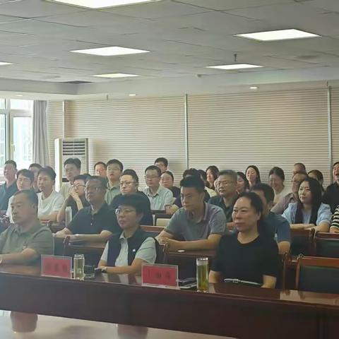 市工信局组织收看纪念中国人民抗日战争暨世界反法西斯战争胜利80周年大会