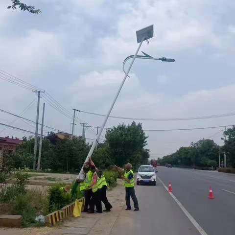 安装路灯暖人心  照亮乡村振兴路——交斜镇在108省道交斜路段设置路灯