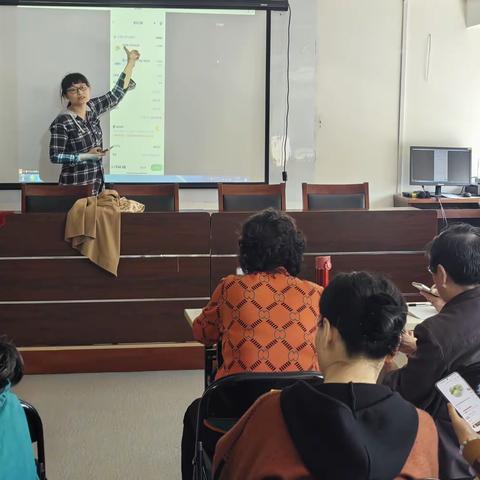 【吉祥苑社区日间照料中心】学手机买菜叫外卖，“数字课堂”教老人开启“潮”生活