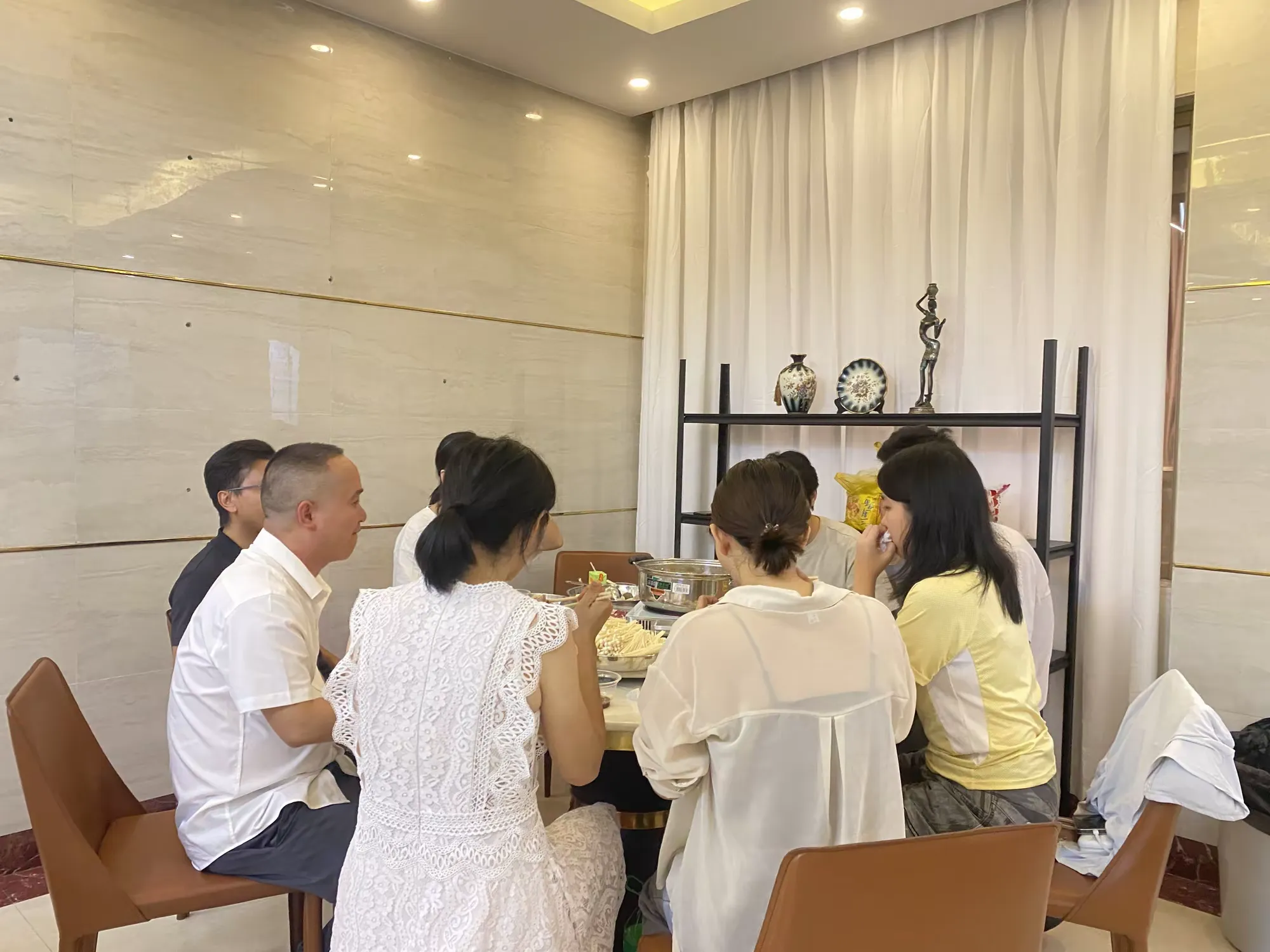 简篇-自游人•赏泉路76号-7房12床|私汤泡池 |桌球|ktv|