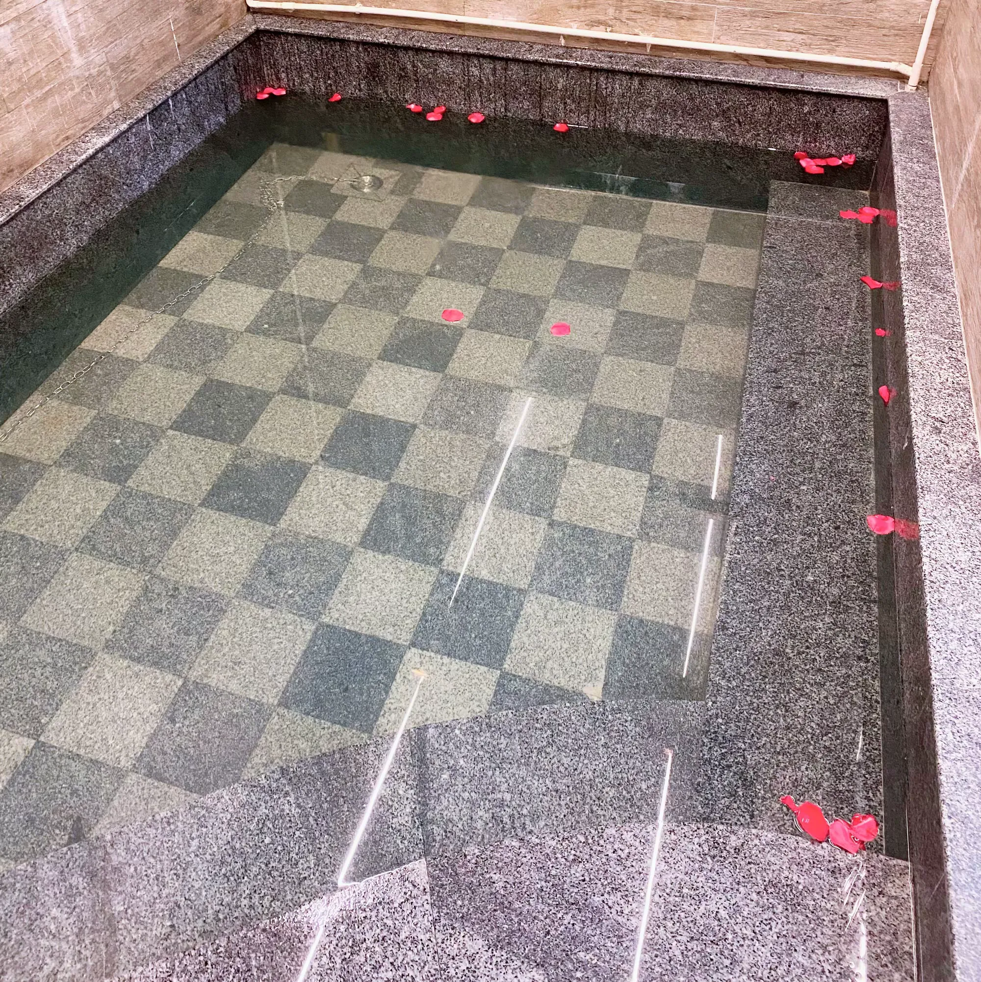 简篇-自游人•赏泉路76号-7房12床|私汤泡池 |桌球|ktv|