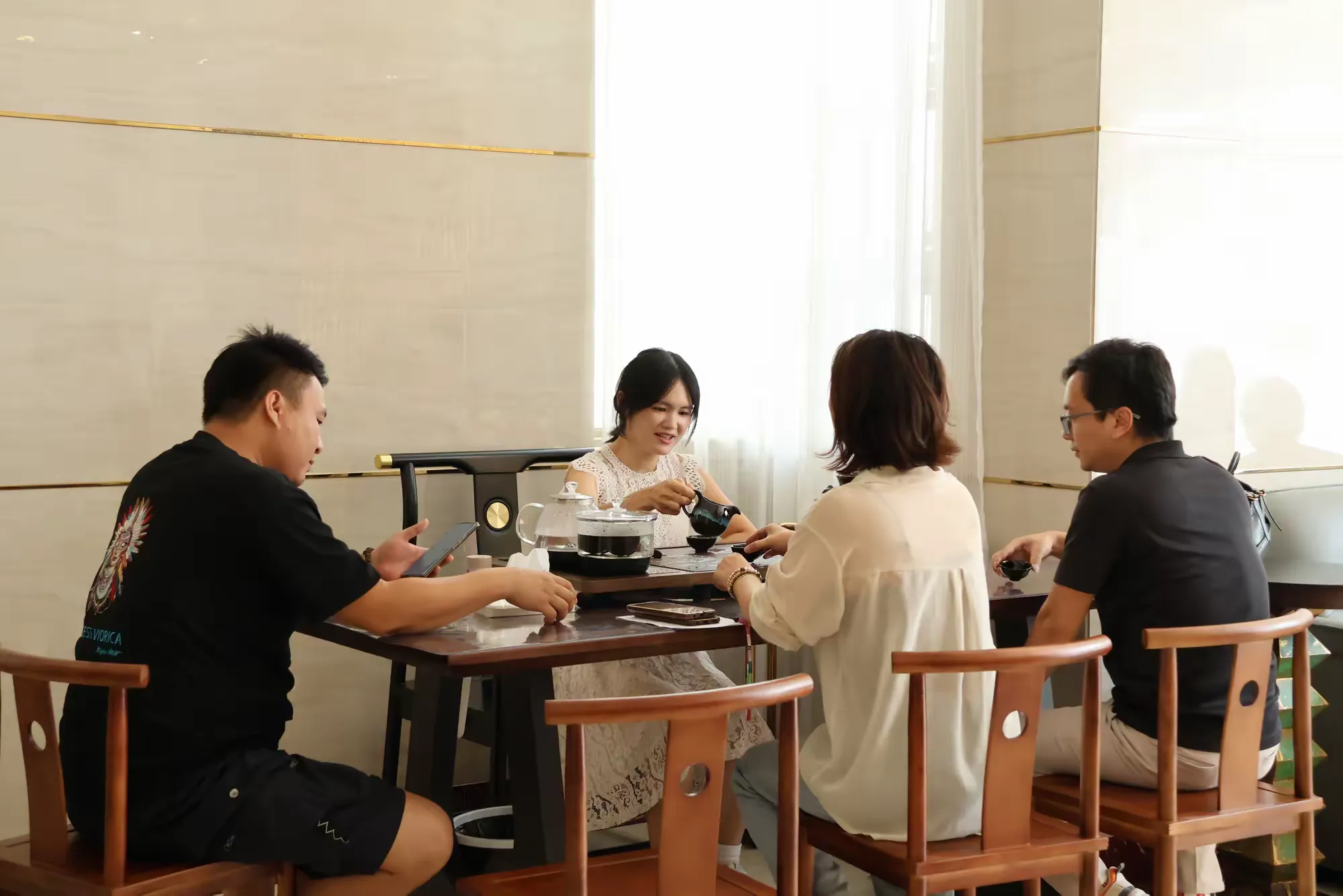 简篇-自游人•赏泉路76号-7房12床|私汤泡池 |桌球|ktv|