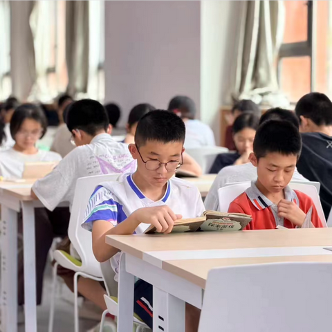 【慧美·紫中】书香筑梦，策马前行‍ ——紫茶中学2026年“读书活动月”
