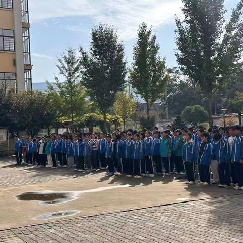 灞桥区消防救援大队走进学校开展“培训+演练”宣教活动