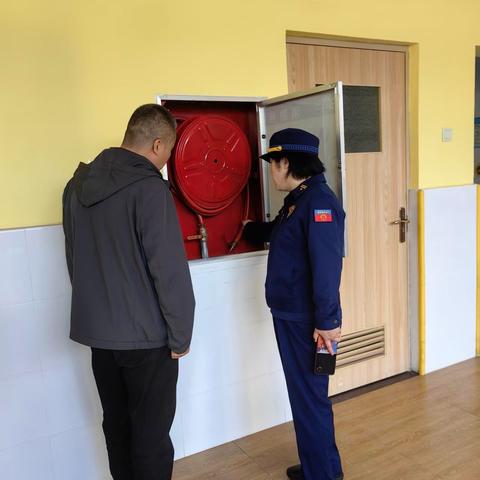 双节护平安！灞桥区消防救援大队深入辖区重点单位开展消防安全检查