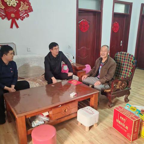 区委常委、组织部部长马成凯到孟海镇慰问困难党员