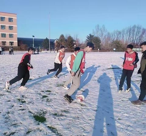 黑石乡学校开展“韵动冰雪 青春飞扬”主题系列活动