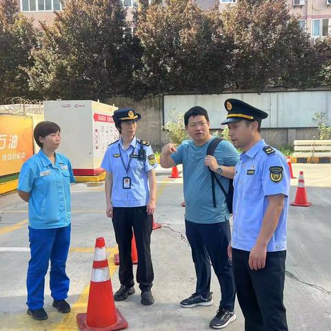 【生态环境新城分局】利用科技设备生态环境新城分局持续开展“体检式”加油站专项检查